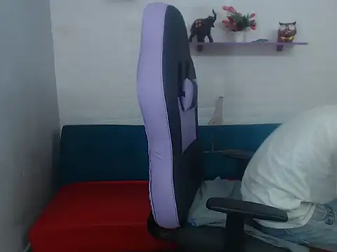 Snapshot of Boy_tatto77 chatting on 12/21/25, 06:42 Boy tatto77 online show from 12/21/25, 06:42