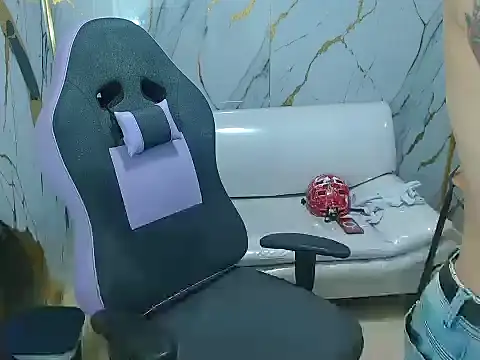 Snapshot of Boy_tatto77 chatting on 01/11/26, 04:14 Boy tatto77 online show from 01/11/26, 04:14