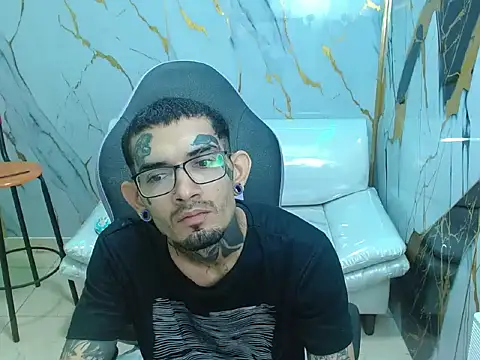 Boy tatto77 online show from 05/03/26, 12:20