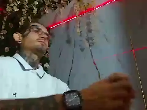 Snapshot of Boy_tatto77 chatting on 02/04/26, 02:23 Boy tatto77 online show from 02/04/26, 02:23