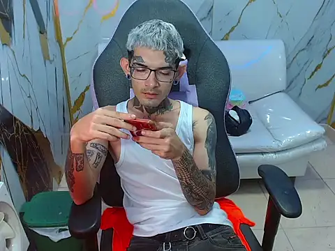 Snapshot of Boy_tatto77 chatting on 02/15/26, 03:55 Boy tatto77 online show from 02/15/26, 03:55