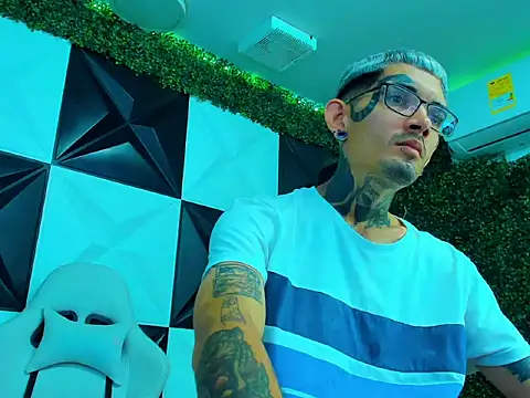 Snapshot of Boy_tatto77 chatting on 02/10/26, 05:56 Boy tatto77 online show from 02/10/26, 05:56