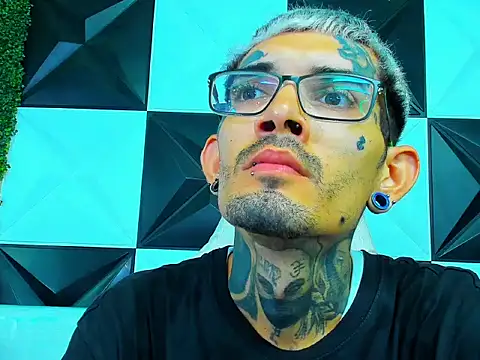 Snapshot of Boy_tatto77 chatting on 02/21/26, 07:16 Boy tatto77 online show from 02/21/26, 07:16