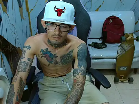 Snapshot of Boy_tatto77 chatting on 03/30/26, 08:21 Boy tatto77 online show from 03/30/26, 08:21