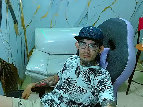 Snapshot of Boy_tatto77 chatting on 03/31/26, 12:07 Boy tatto77 online show from 03/31/26, 12:07