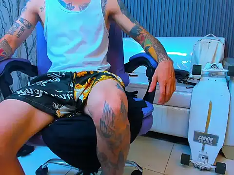 Snapshot of Boy_tatto77 chatting on 06/22/26, 01:11 Boy tatto77 online show from 06/22/26, 01:11