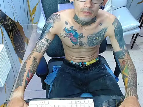Snapshot of Boy_tatto77 chatting on 06/10/26, 12:06 Boy tatto77 online show from 06/10/26, 12:06