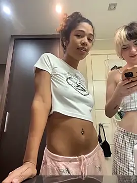 Snapshot of MikaScarlet chatting on 04/01/26, 02:36 MikaScarlet online show from 04/01/26, 02:36