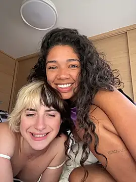 Snapshot of MikaScarlet chatting on 04/07/26, 05:37 MikaScarlet online show from 04/07/26, 05:37