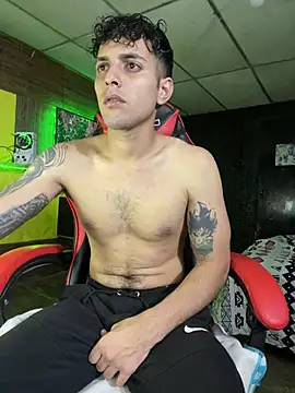 Snapshot of JustynAle2025 chatting on 01/17/26, 03:54 JustynAle2025 online show from 01/17/26, 03:54