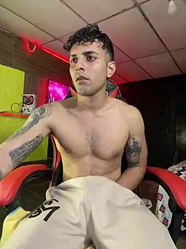 Snapshot of JustynAle2025 chatting on 01/11/26, 03:57 JustynAle2025 online show from 01/11/26, 03:57