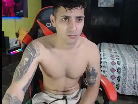 Snapshot of JustynAle2025 chatting on 12/22/25, 10:54 JustynAle2025 online show from 12/22/25, 10:54