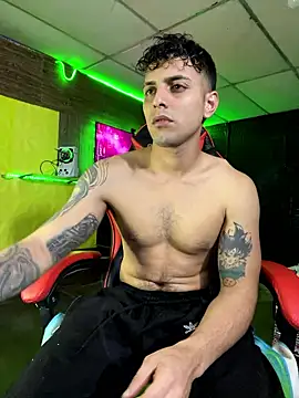 Snapshot of JustynAle2025 chatting on 01/10/26, 02:40 JustynAle2025 online show from 01/10/26, 02:40