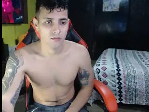 JustynAle2025 online show from 12/18/25, 09:29