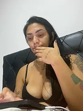 Snapshot of Nini_ chatting on 03/26/26, 02:21 Nini online show from 03/26/26, 02:21