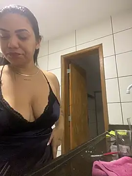Snapshot of Nini_ chatting on 05/17/26, 10:21 Nini online show from 05/17/26, 10:21