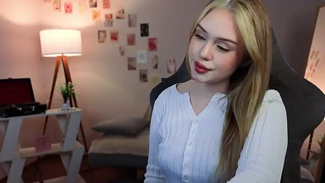 Snapshot of betterdayswithme chatting on 12/19/25, 07:49 betterdayswithme online show from 12/19/25, 07:49