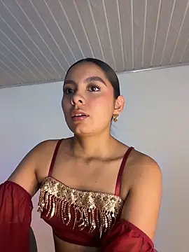 Nicollewest1 online show from 03/19/26, 10:21