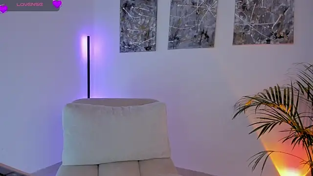 Nicollewest1 online show from 05/24/26, 11:48