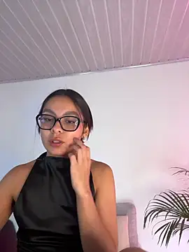 Nicollewest1 online show from 03/23/26, 09:14