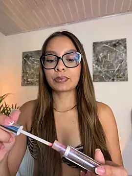 Nicollewest1 online show from 07/18/26, 11:24