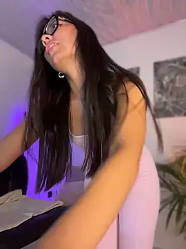 Nicollewest1 online show from 05/08/26, 01:42