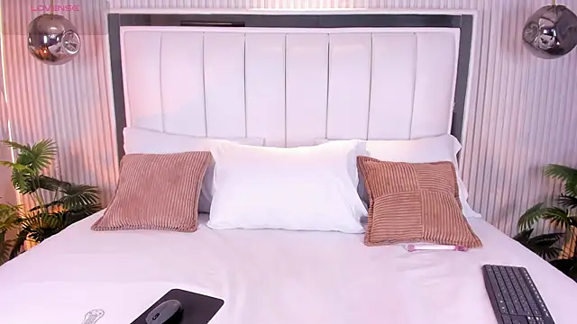 FiorelaSton online show from 04/16/26, 04:13