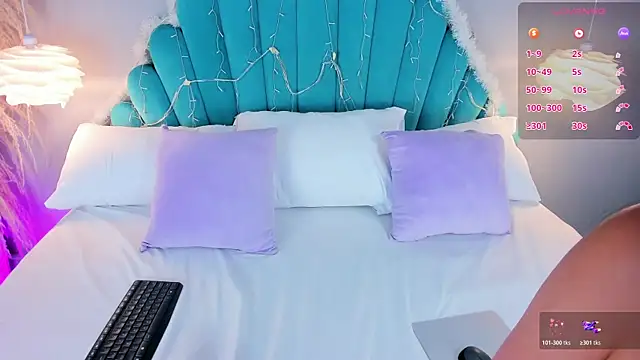 Snapshot of FiorelaSton chatting on 12/20/25, 04:04 FiorelaSton online show from 12/20/25, 04:04