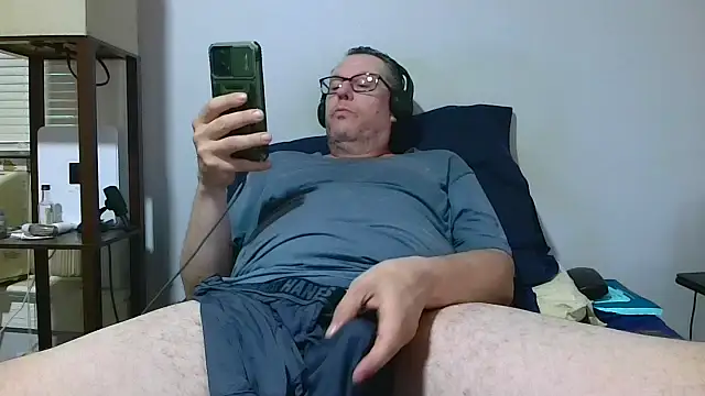 Snapshot of Notalwaysup chatting on 06/17/26, 08:19 Notalwaysup online show from 06/17/26, 08:19