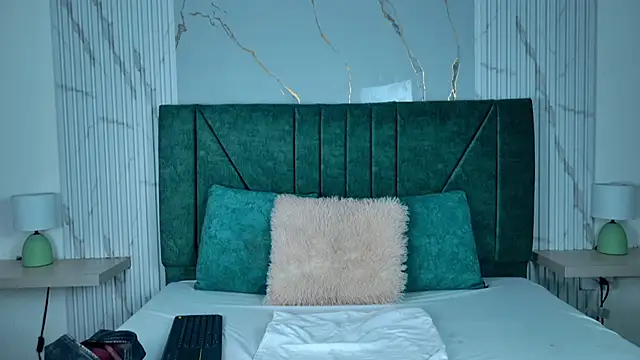 sophieedear online show from 04/21/26, 10:49