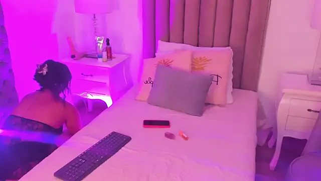 amber  ferrera online show from 02/05/26, 11:39