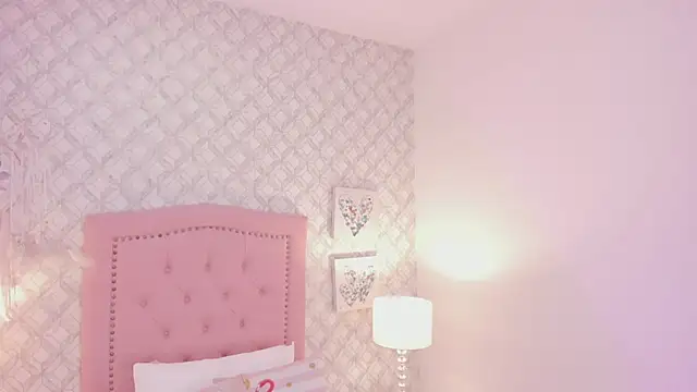 amber  ferrera online show from 02/25/26, 11:43