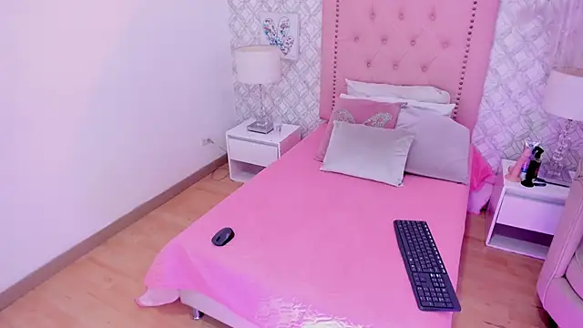 amber  ferrera online show from 01/10/26, 07:42