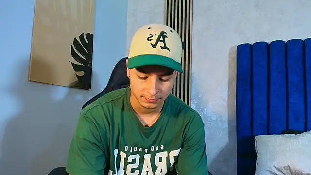 Noah Clarkk online show from 05/15/26, 05:33