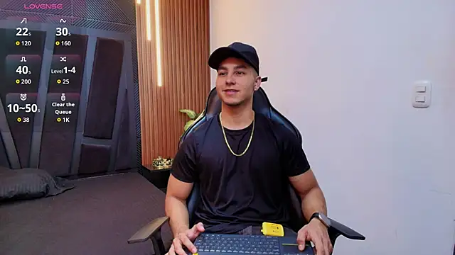 Noah Clarkk online show from 04/19/26, 01:34