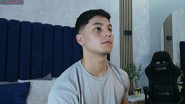 Noah Clarkk online show from 05/23/26, 05:34