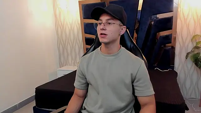 Noah Clarkk online show from 04/02/26, 04:13