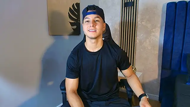 Noah Clarkk online show from 05/13/26, 05:42