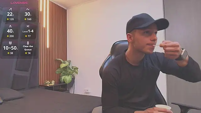 Noah Clarkk online show from 04/25/26, 05:21