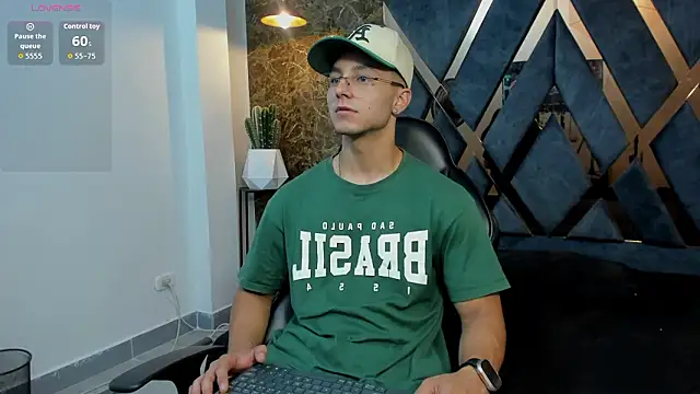 Noah Clarkk online show from 03/22/26, 04:08