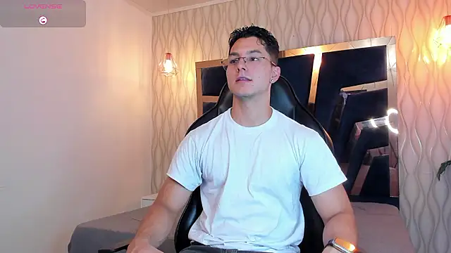 Noah Clarkk online show from 03/17/26, 05:27