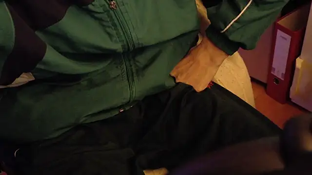 Gay-Versaut online show from 12/22/25, 08:09