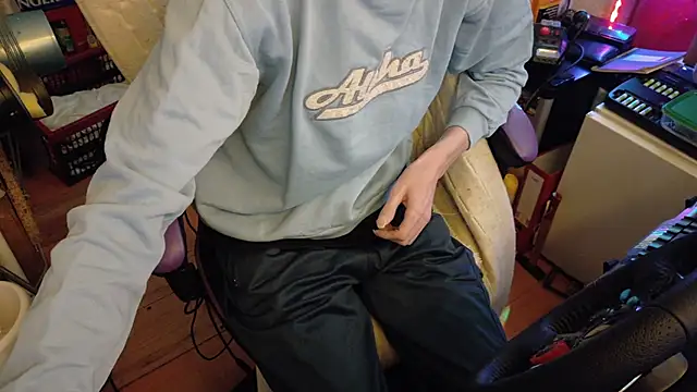 Gay-Versaut online show from 02/16/26, 07:45