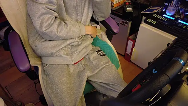 Gay-Versaut online show from 01/13/26, 11:19