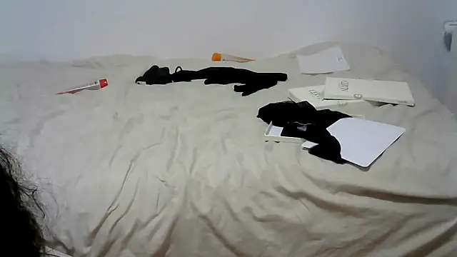 Gwenette66 online show from 12/18/25, 11:19