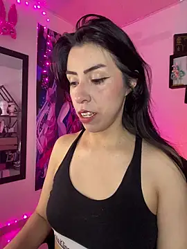 Snapshot of Sky_Girl_LS chatting on 01/19/26, 03:32 Sky Girl LS online show from 01/19/26, 03:32