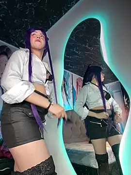 Snapshot of Sky_Girl_LS chatting on 12/20/25, 02:58 Sky Girl LS online show from 12/20/25, 02:58