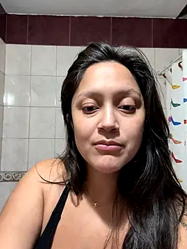 Snapshot of pilarlucky chatting on 12/19/25, 02:15 pilarlucky online show from 12/19/25, 02:15