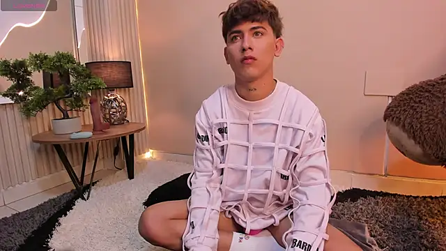 Thristan Leones online show from 12/21/25, 05:31