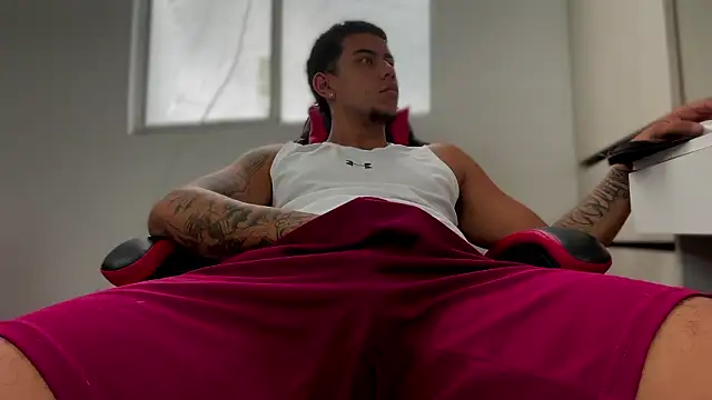 Snapshot of Jeyzd25 chatting on 02/25/26, 01:44 Jeyzd25 online show from 02/25/26, 01:44